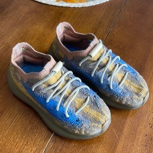 Yeezy authentic size 9c